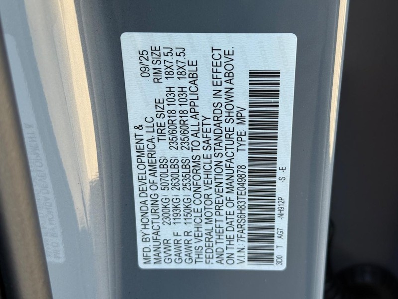 Honda CR-V Hybrid Vehicle Image 18