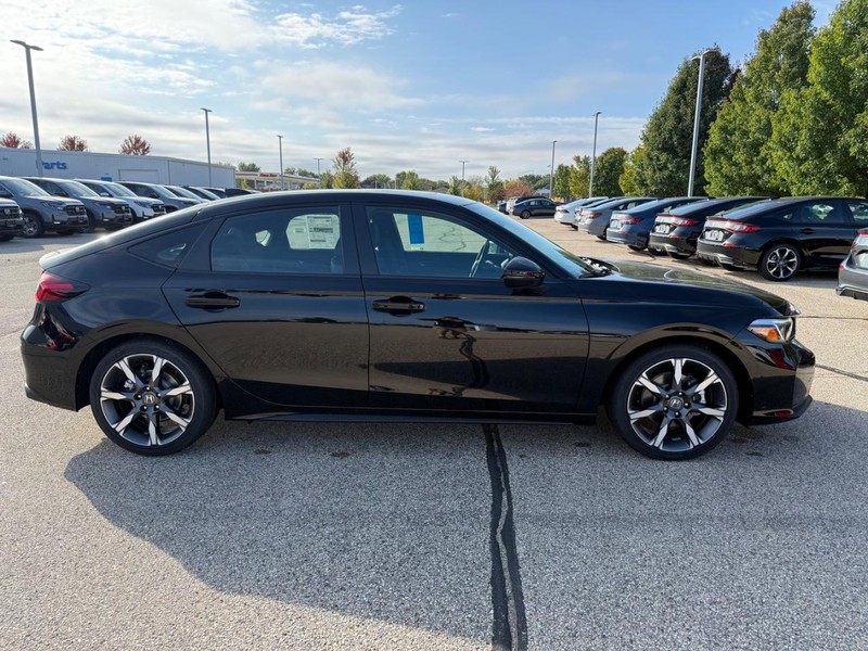 Honda Civic Hatchback Hybrid Vehicle Image 2