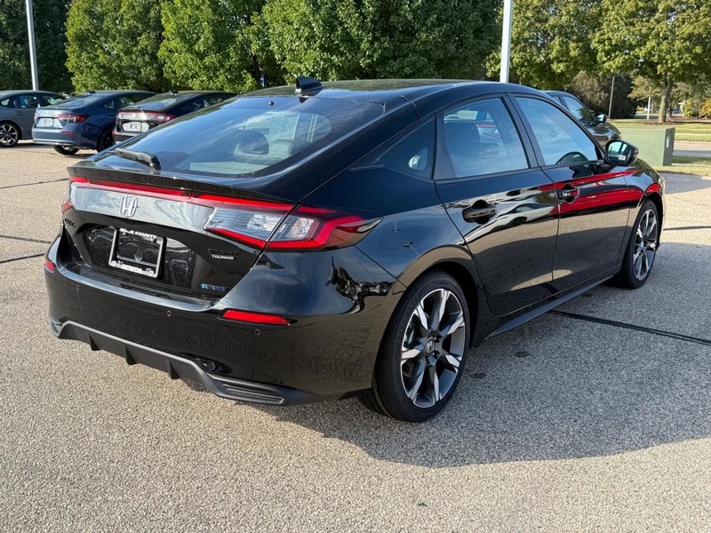 Honda Civic Hatchback Hybrid Vehicle Image 3