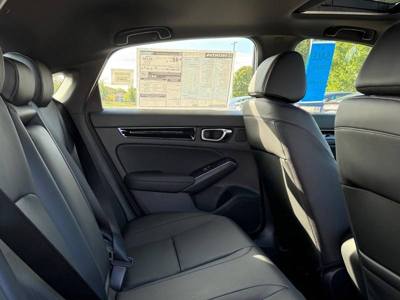 Honda Civic Hatchback Hybrid Vehicle Image 5