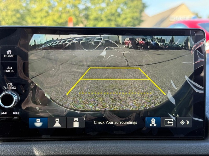 Honda Civic Hatchback Hybrid Vehicle Image 13