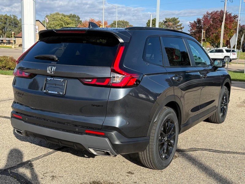 Honda CR-V Hybrid Vehicle Image 3