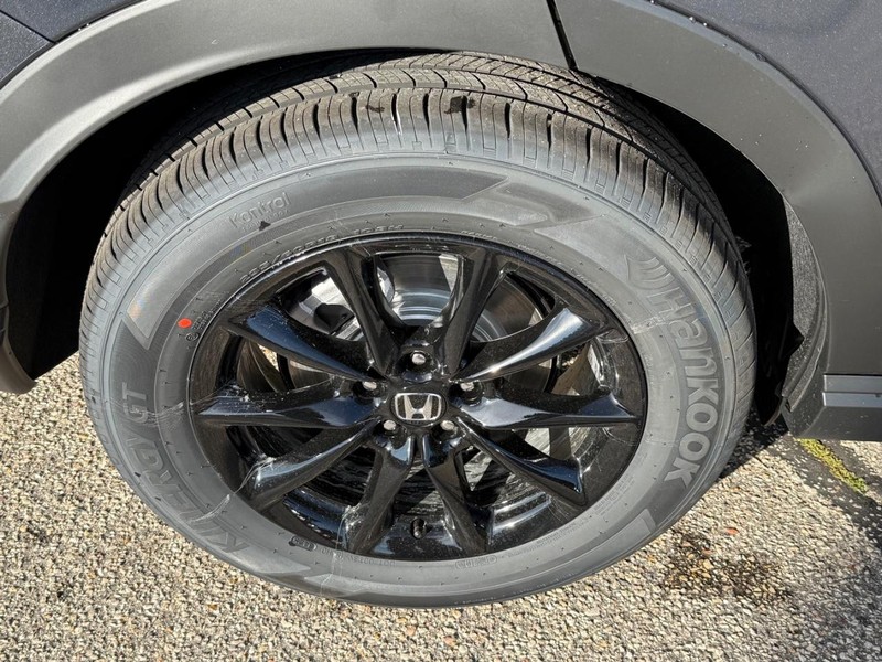 Honda CR-V Hybrid Vehicle Image 4