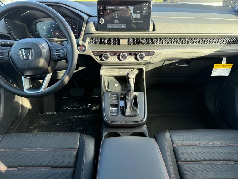 Honda CR-V Hybrid Vehicle Image 6