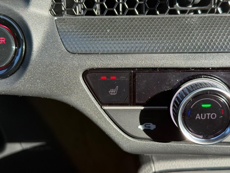 Honda CR-V Hybrid Vehicle Image 15