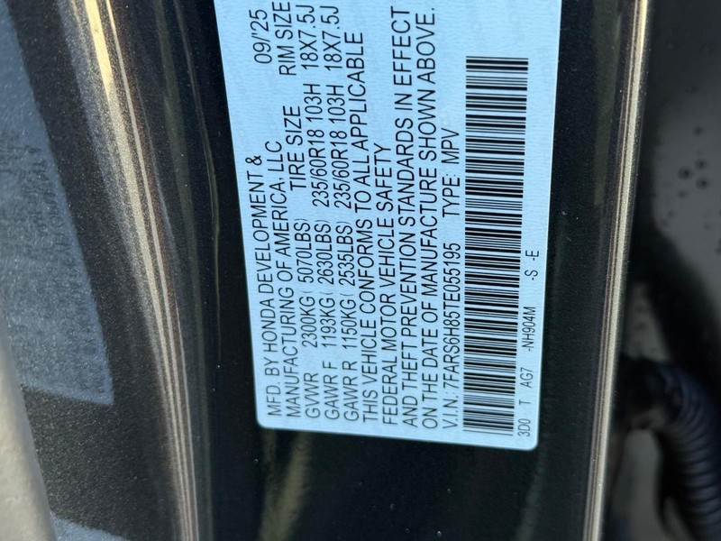 Honda CR-V Hybrid Vehicle Image 18