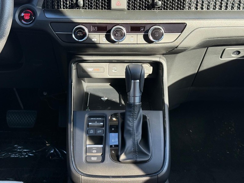 Honda CR-V Vehicle Image 8