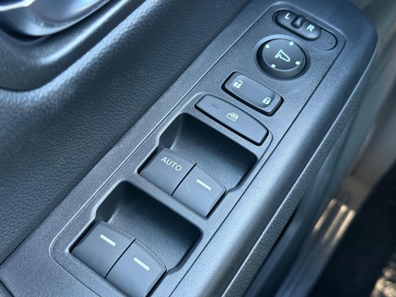 Honda CR-V Vehicle Image 14