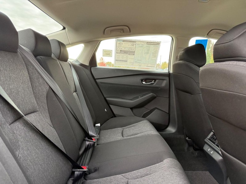 Honda Accord Sedan Vehicle Image 5