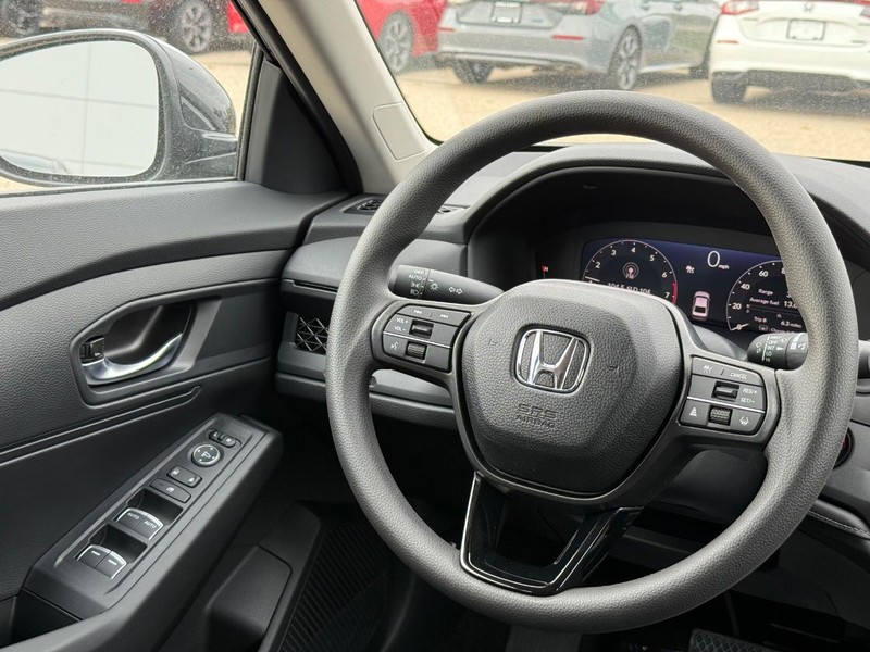 Honda Accord Sedan Vehicle Image 9