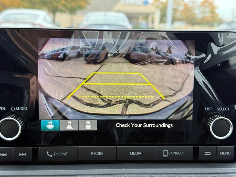 Honda Accord Sedan Vehicle Image 13