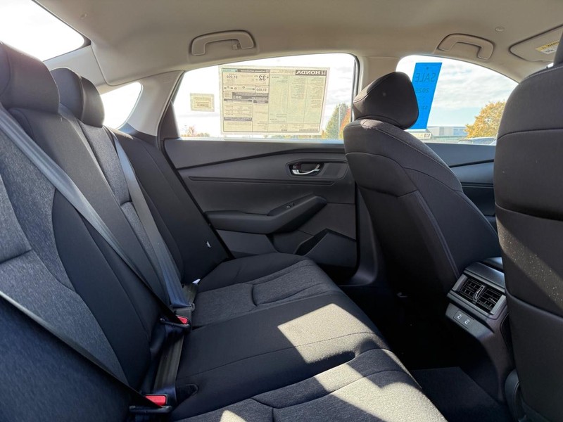 Honda Accord Sedan Vehicle Image 5