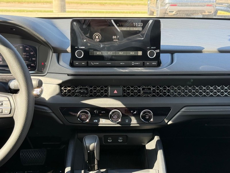 Honda Accord Sedan Vehicle Image 7