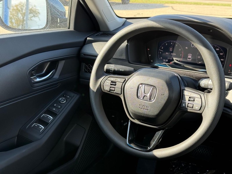 Honda Accord Sedan Vehicle Image 9