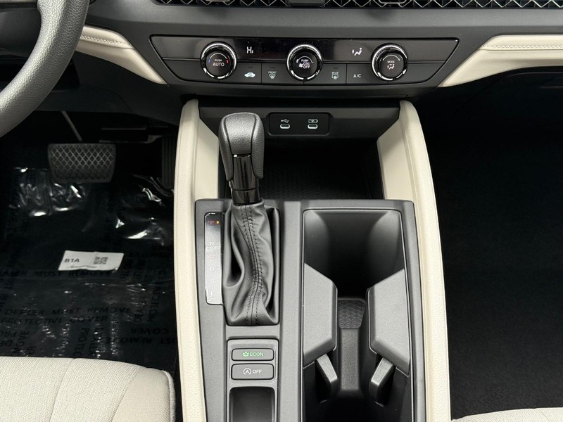 Honda Accord Sedan Vehicle Image 8