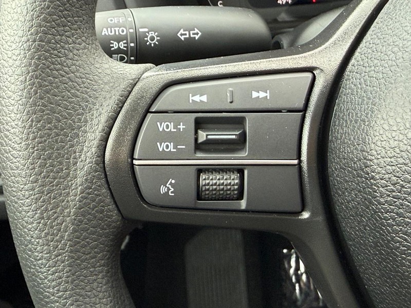 Honda Accord Sedan Vehicle Image 11