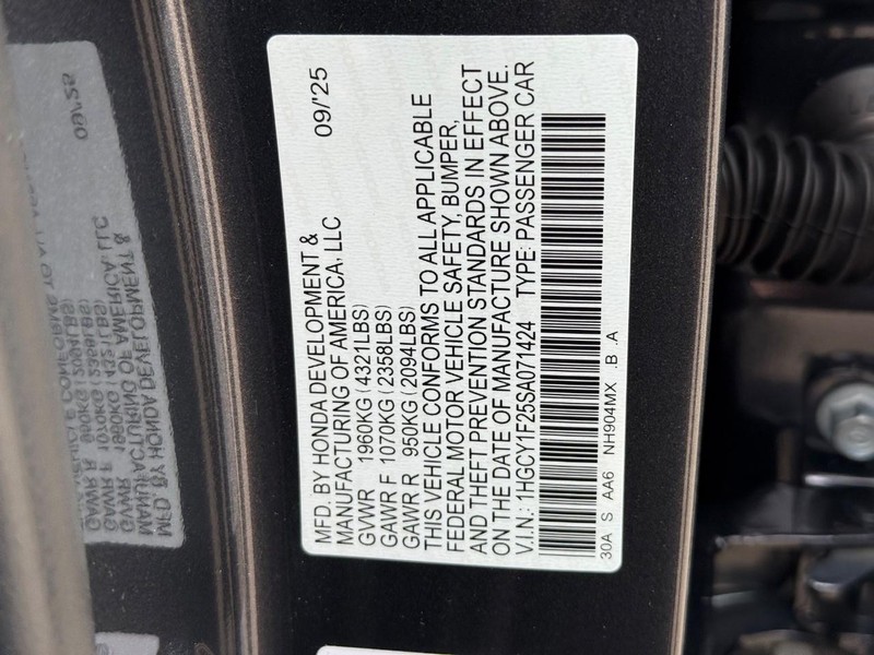 Honda Accord Sedan Vehicle Image 16