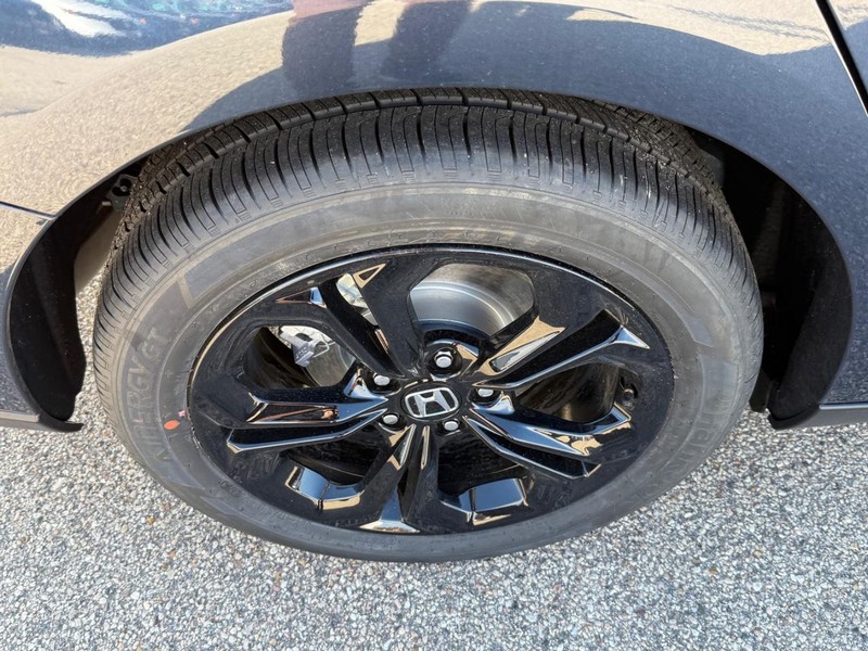 Honda Accord Sedan Vehicle Image 4