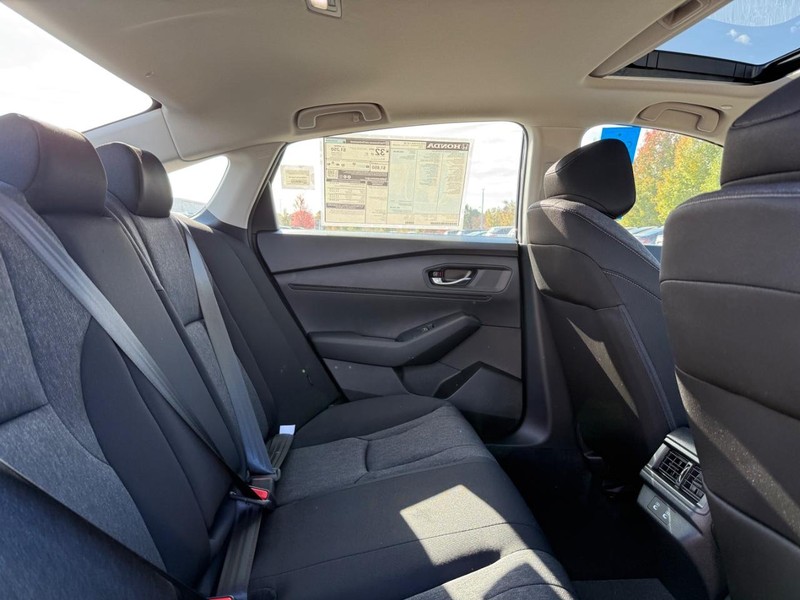 Honda Accord Sedan Vehicle Image 5