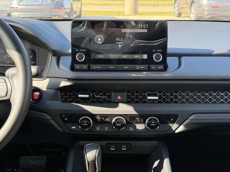 Honda Accord Sedan Vehicle Image 7