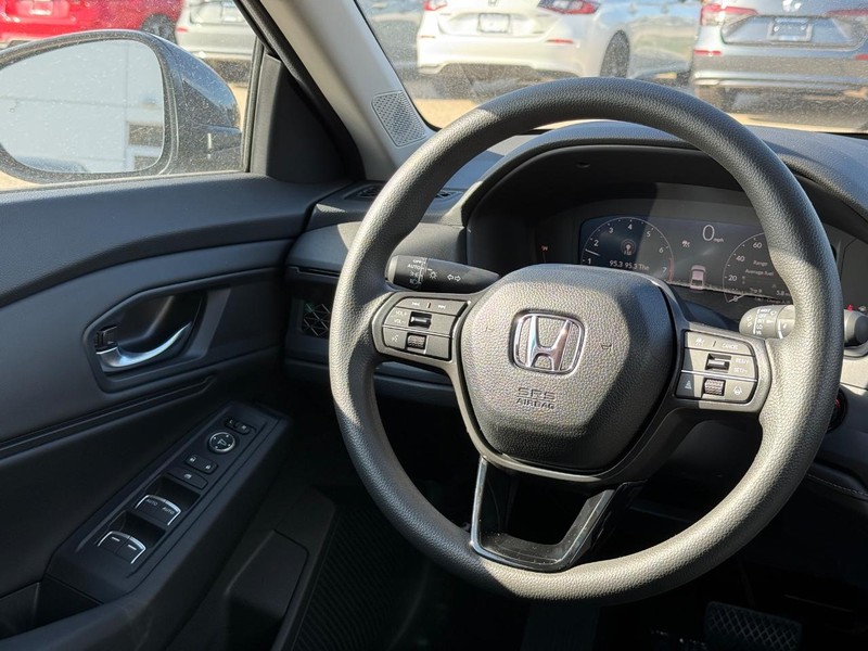 Honda Accord Sedan Vehicle Image 9