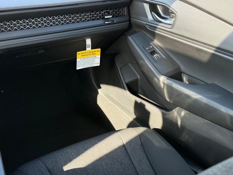 Honda Accord Sedan Vehicle Image 10