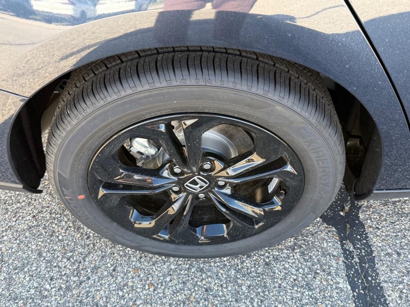 Honda Accord Sedan Vehicle Image 4