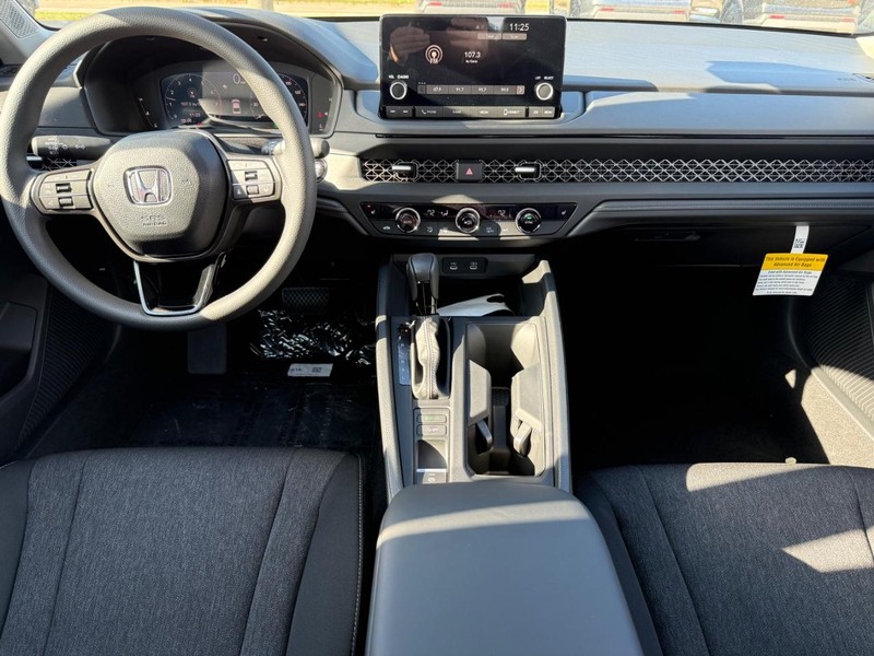 Honda Accord Sedan Vehicle Image 6