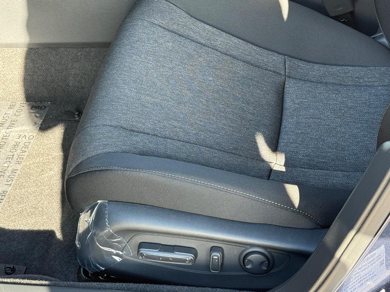 Honda Accord Sedan Vehicle Image 16