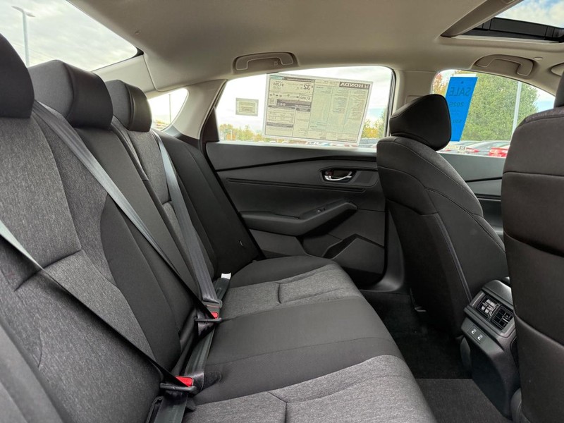 Honda Accord Sedan Vehicle Image 5