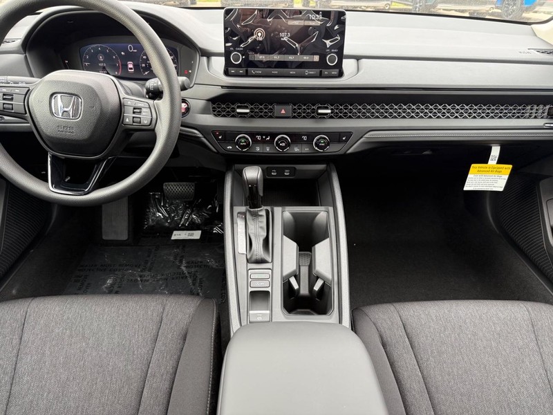 Honda Accord Sedan Vehicle Image 6