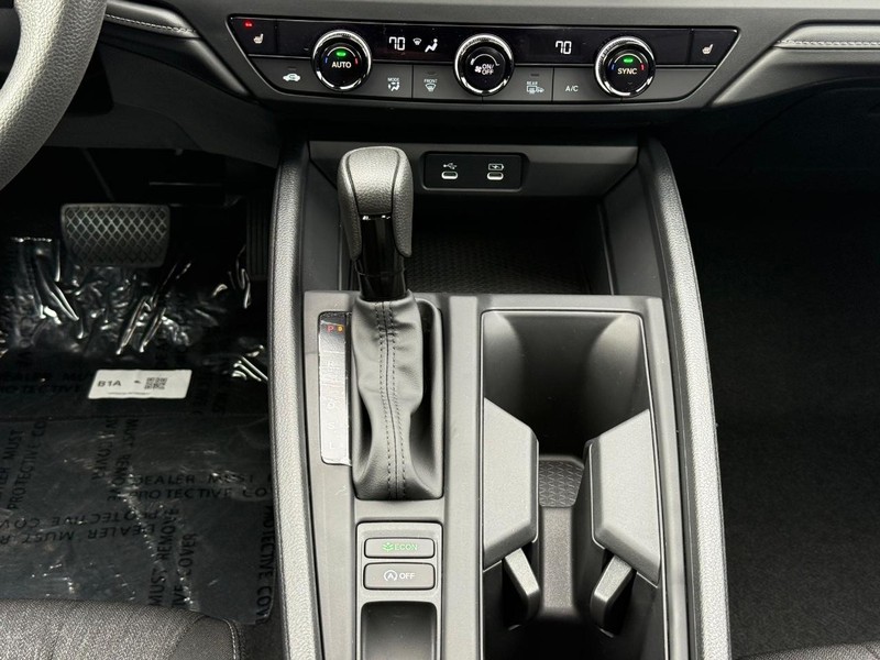 Honda Accord Sedan Vehicle Image 8