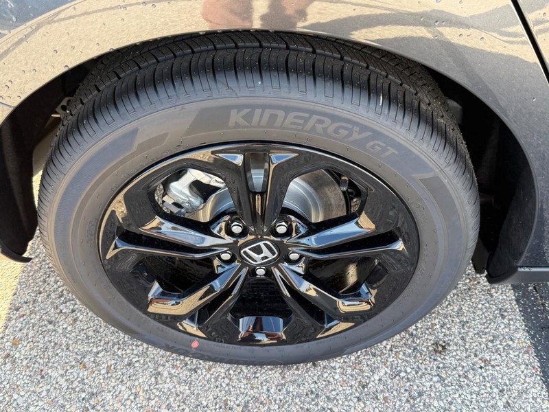 Honda Accord Sedan Vehicle Image 4