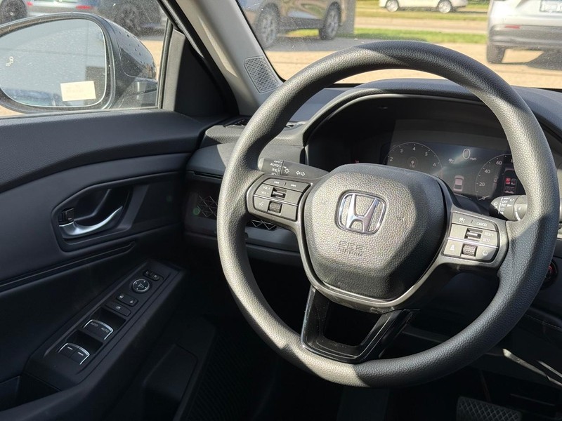 Honda Accord Sedan Vehicle Image 9