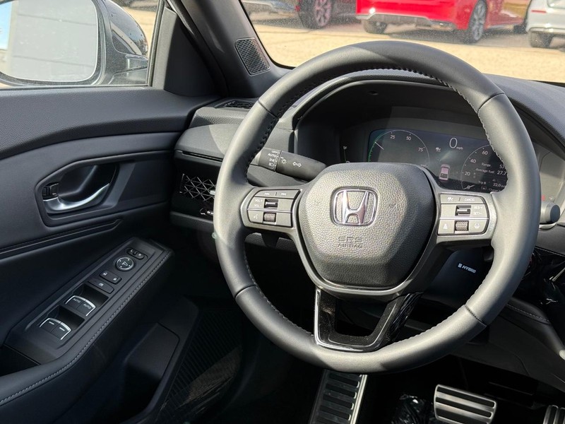 Honda Accord Hybrid Vehicle Image 9