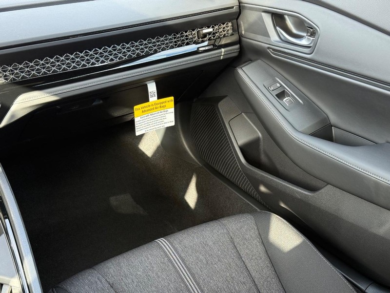 Honda Accord Hybrid Vehicle Image 10