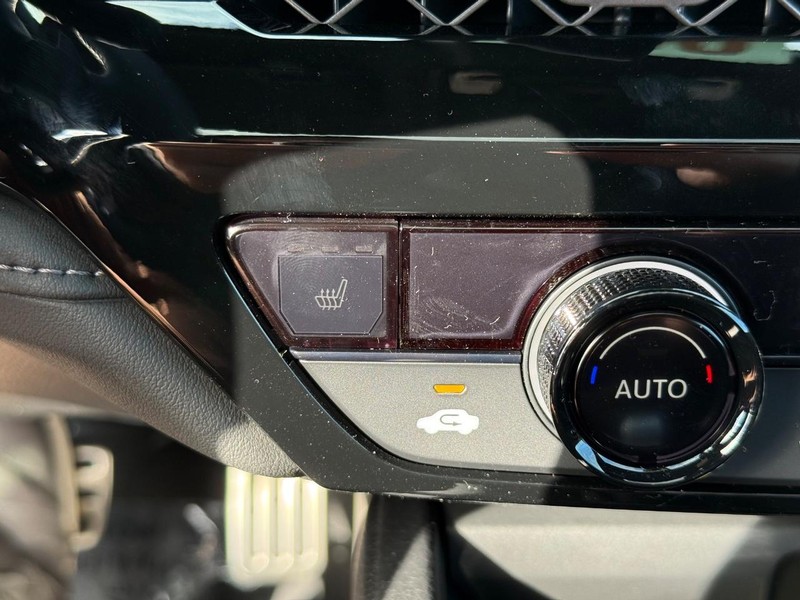 Honda Accord Hybrid Vehicle Image 14