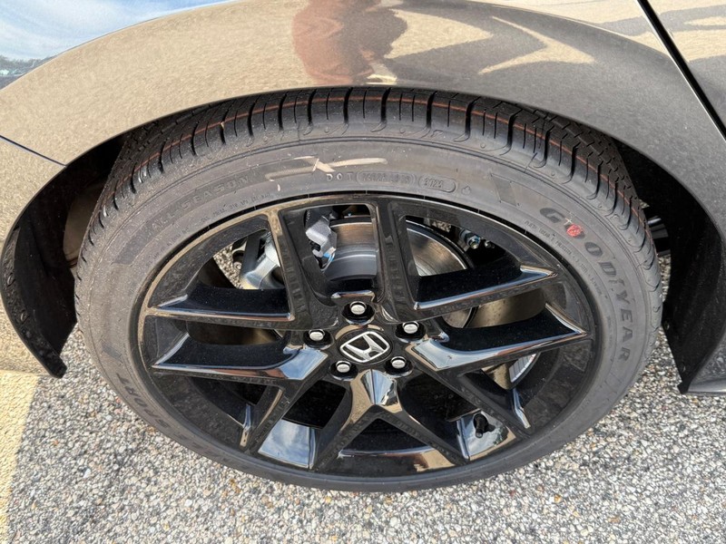 Honda Civic Sedan Vehicle Image 4