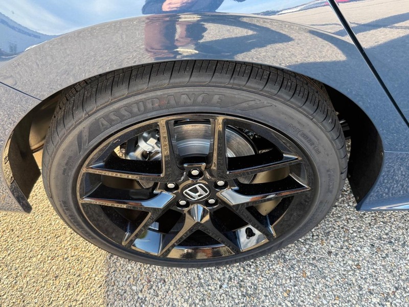 Honda Civic Sedan Hybrid Vehicle Image 4