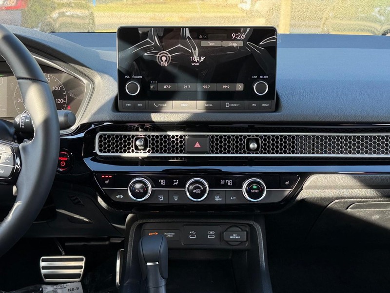 Honda Civic Sedan Hybrid Vehicle Image 7