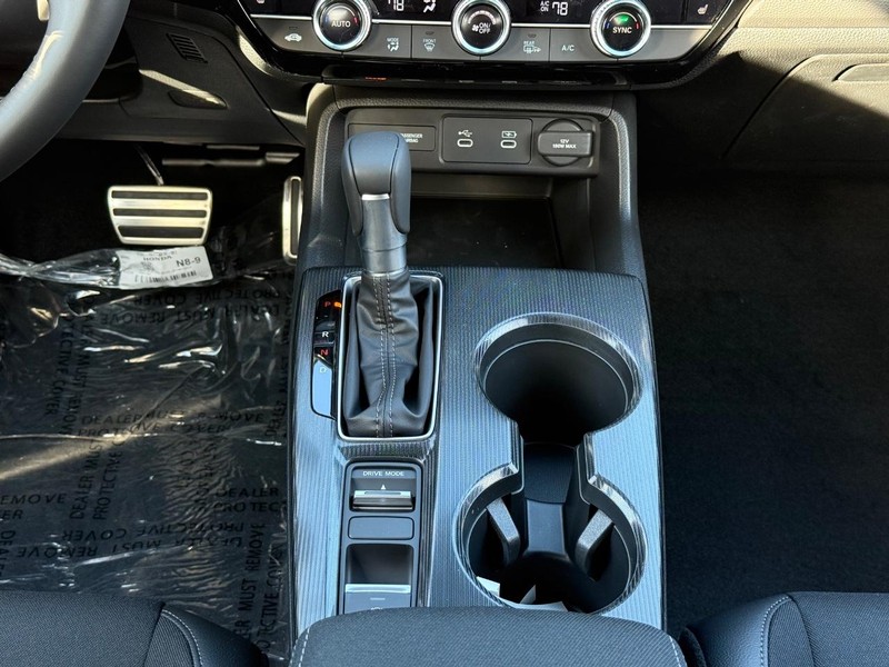 Honda Civic Sedan Hybrid Vehicle Image 8