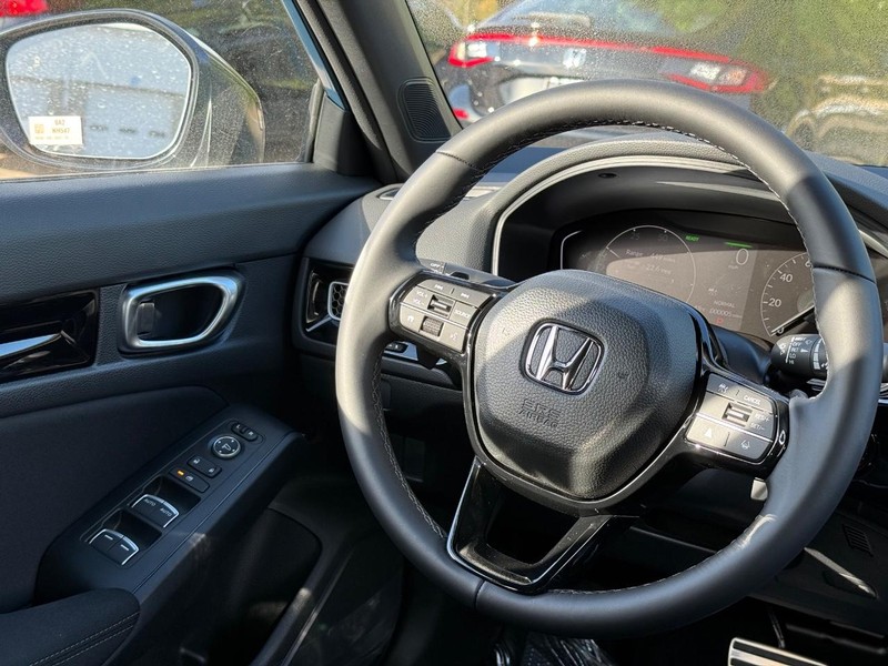 Honda Civic Sedan Hybrid Vehicle Image 9