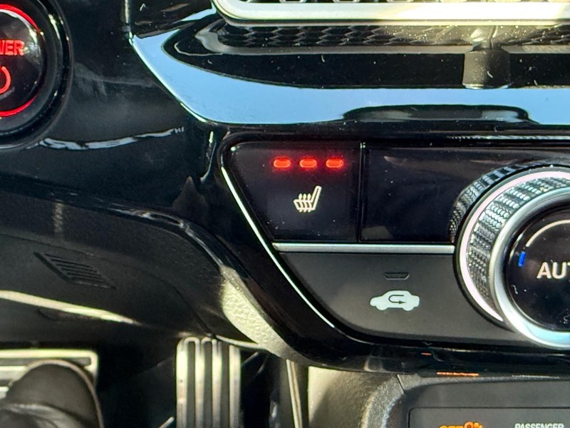 Honda Civic Sedan Hybrid Vehicle Image 14