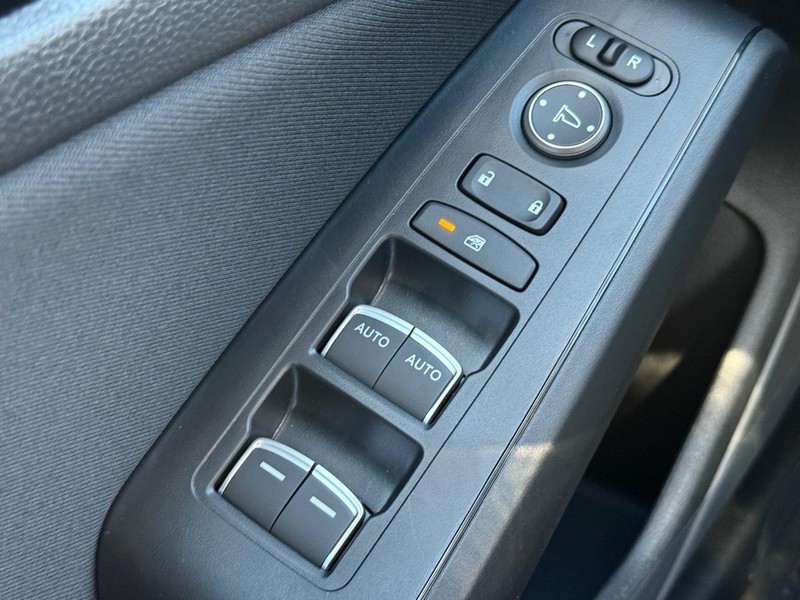 Honda Civic Sedan Hybrid Vehicle Image 15