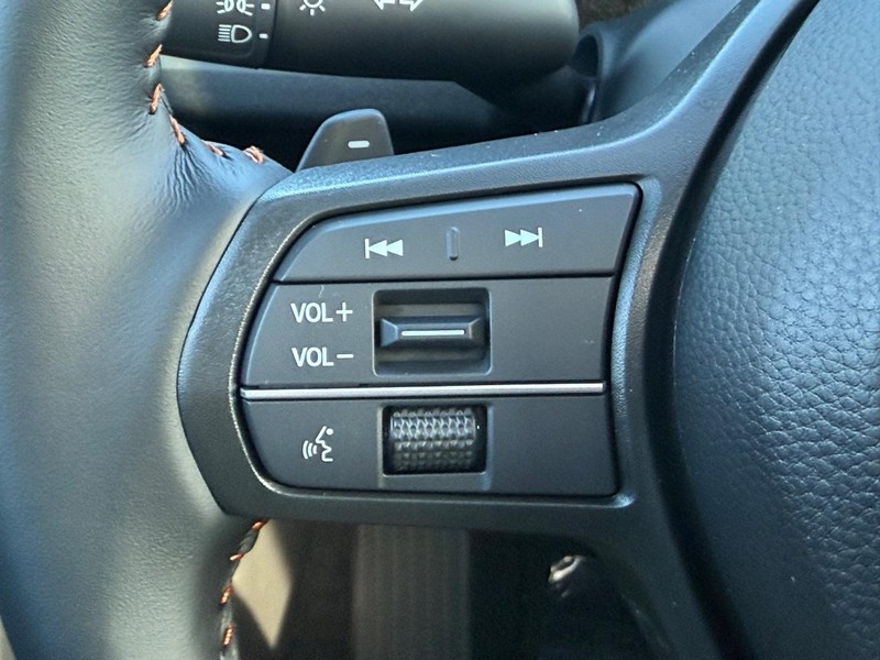 Honda CR-V Hybrid Vehicle Image 12