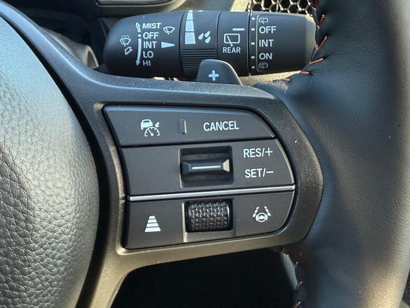 Honda CR-V Hybrid Vehicle Image 13