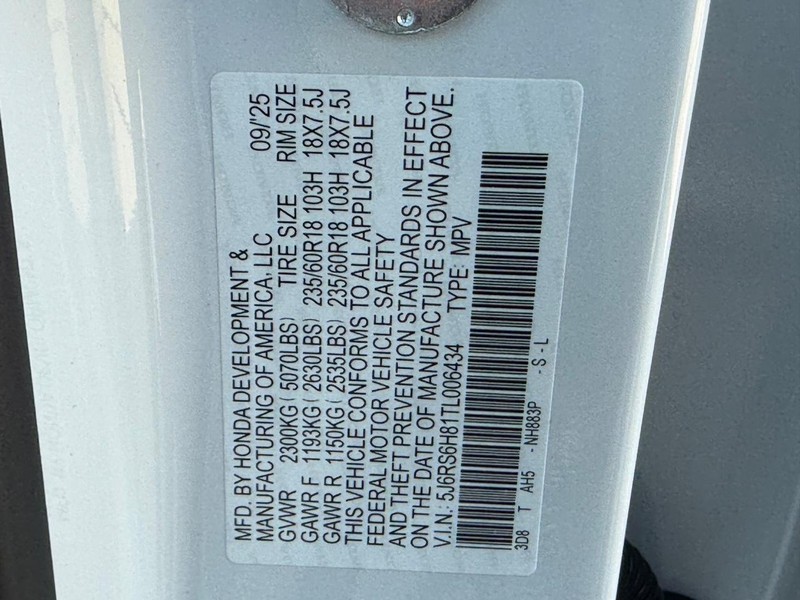 Honda CR-V Hybrid Vehicle Image 18