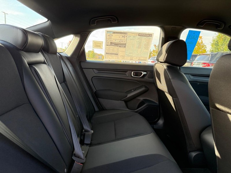 Honda Civic Sedan Vehicle Image 5