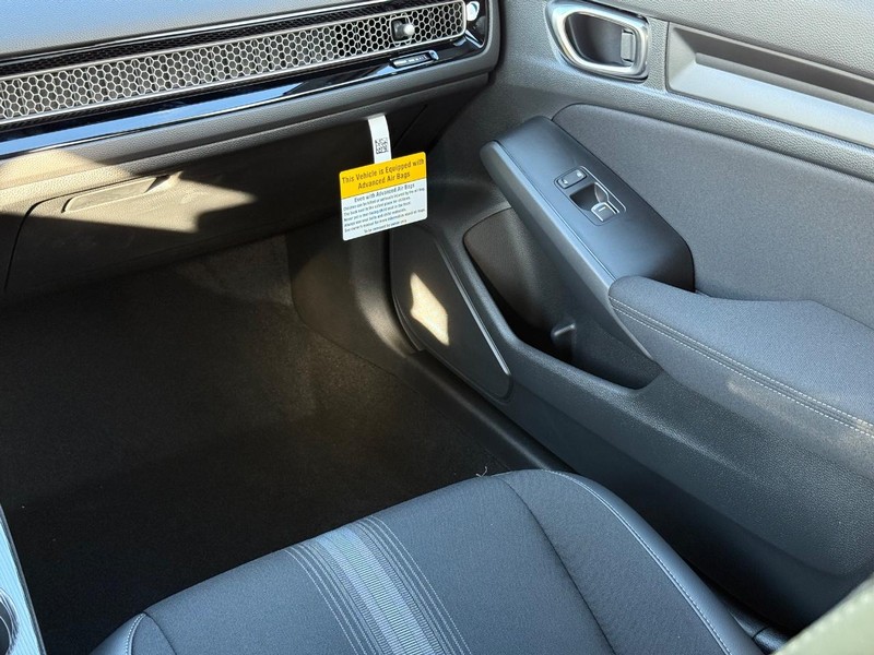 Honda Civic Sedan Vehicle Image 10