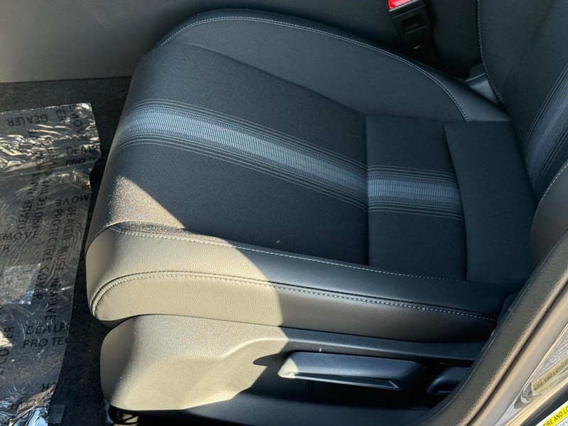 Honda Civic Sedan Vehicle Image 15
